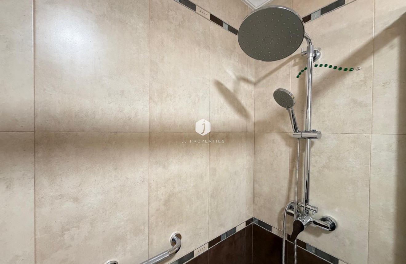 Resale - Apartment / flat -
Torrevieja - Playa del Cura