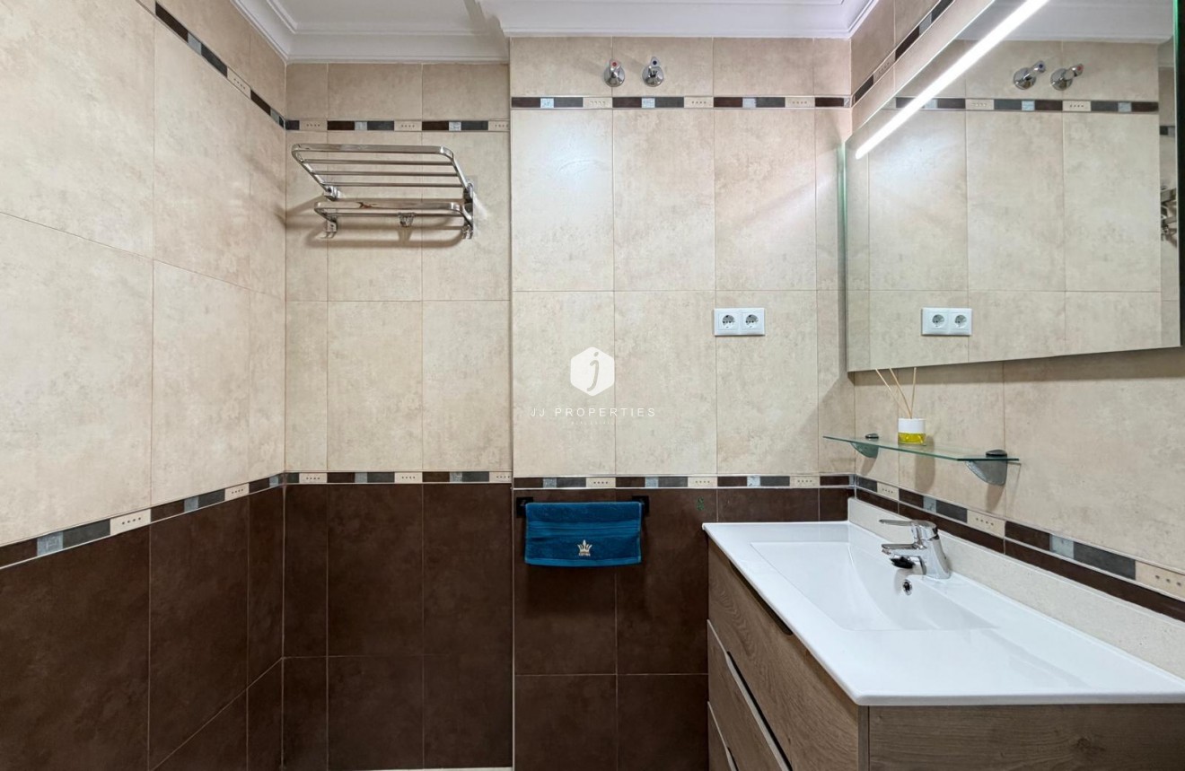 Resale - Apartment / flat -
Torrevieja - Playa del Cura