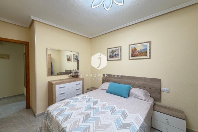 Resale - Apartment / flat -
Torrevieja - Playa del Cura