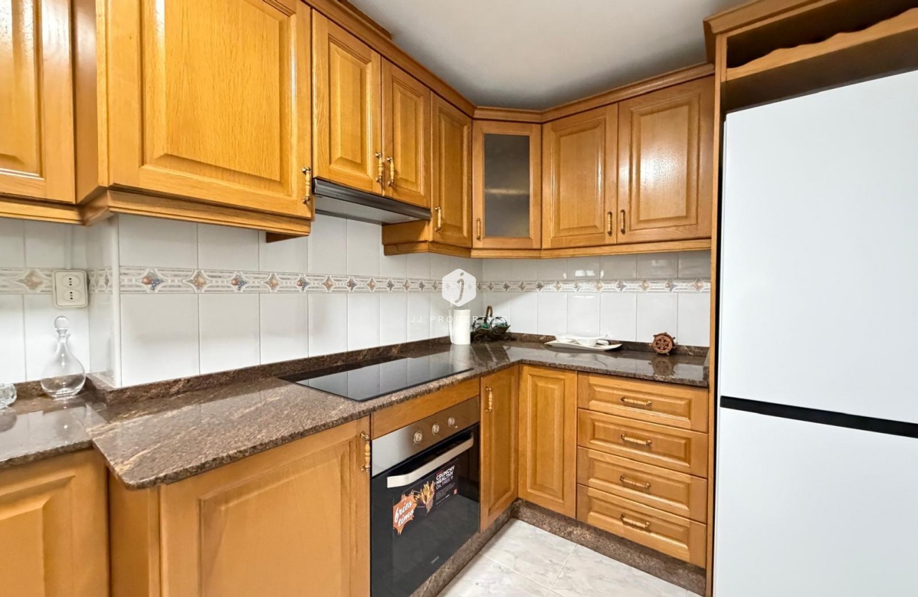 Resale - Apartment / flat -
Torrevieja - Playa del Cura