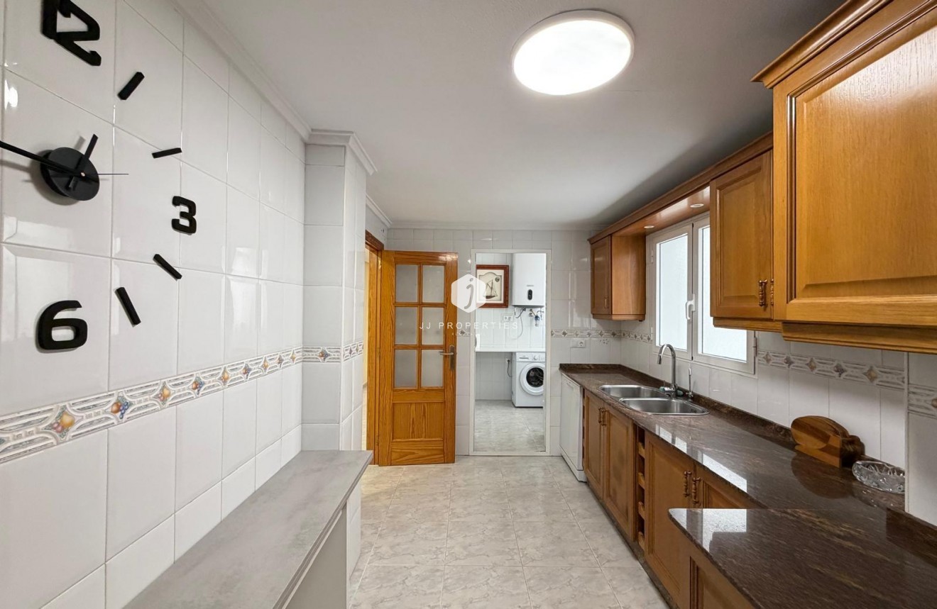 Resale - Apartment / flat -
Torrevieja - Playa del Cura