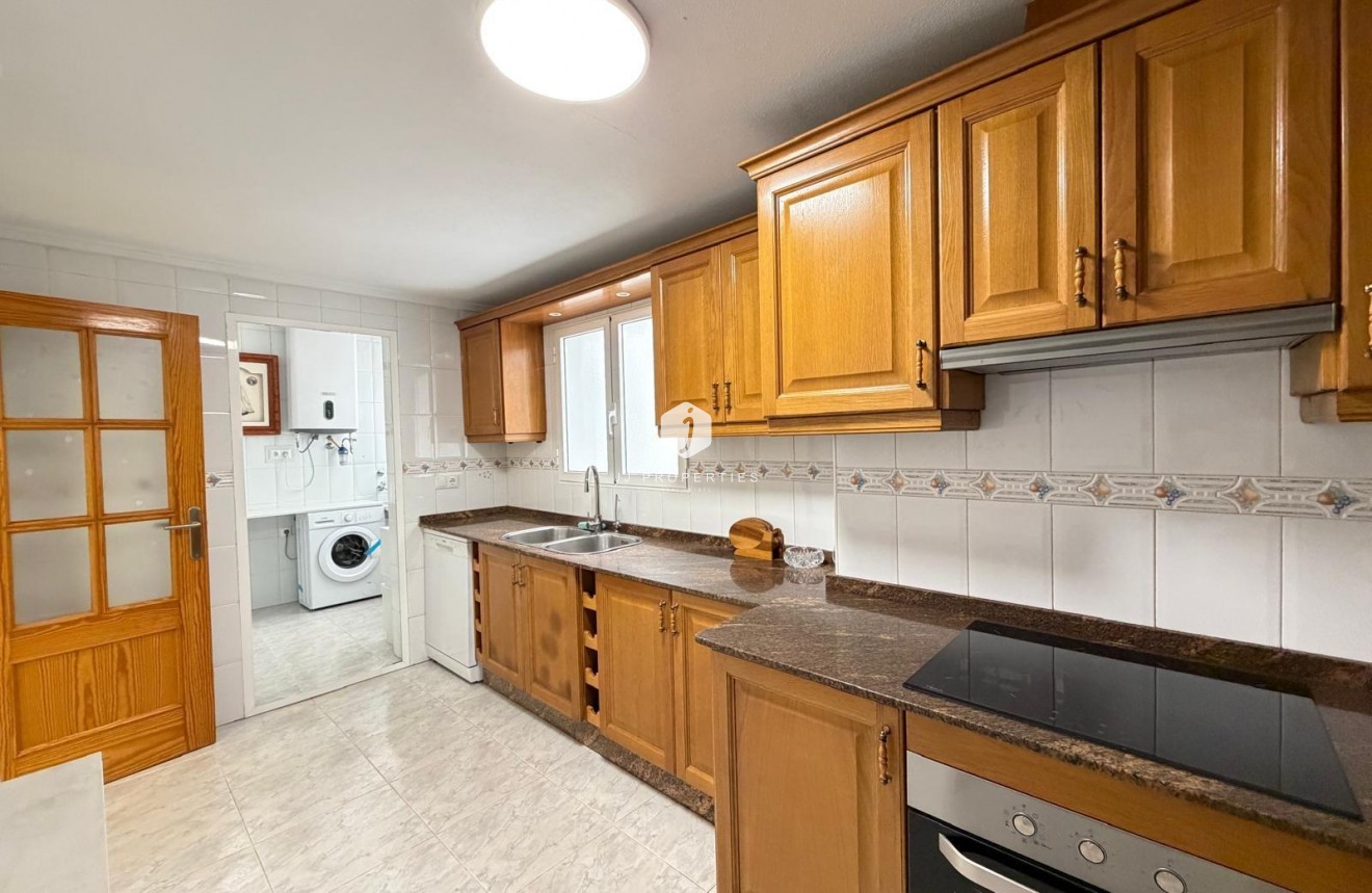 Resale - Apartment / flat -
Torrevieja - Playa del Cura