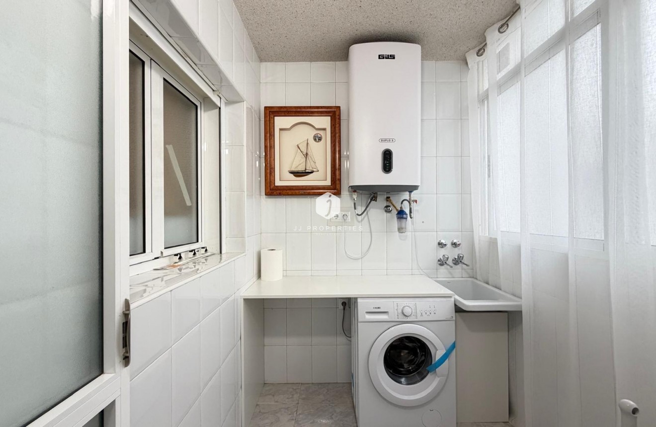 Resale - Apartment / flat -
Torrevieja - Playa del Cura
