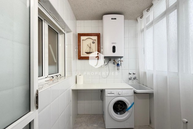 Resale - Apartment / flat -
Torrevieja - Playa del Cura