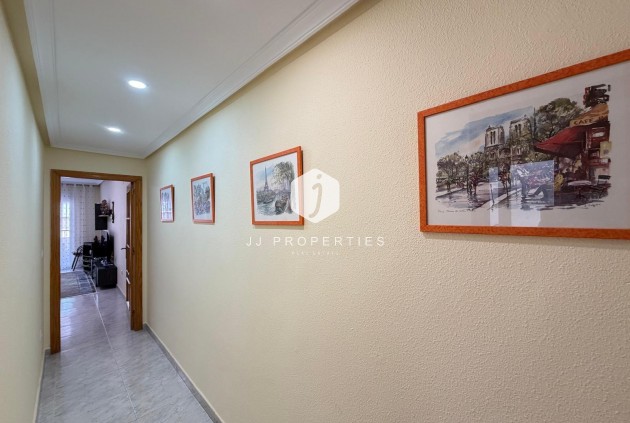 Resale - Apartment / flat -
Torrevieja - Playa del Cura