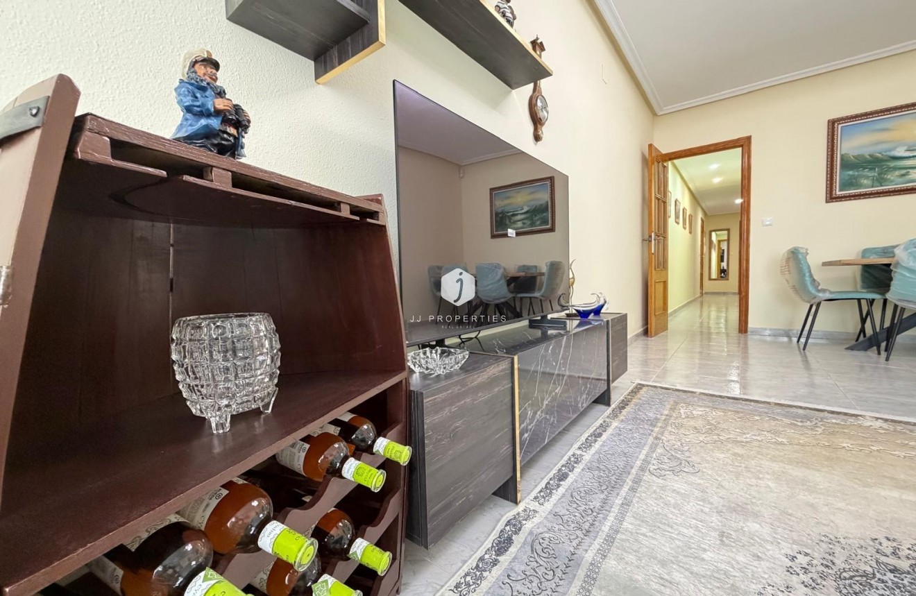 Resale - Apartment / flat -
Torrevieja - Playa del Cura