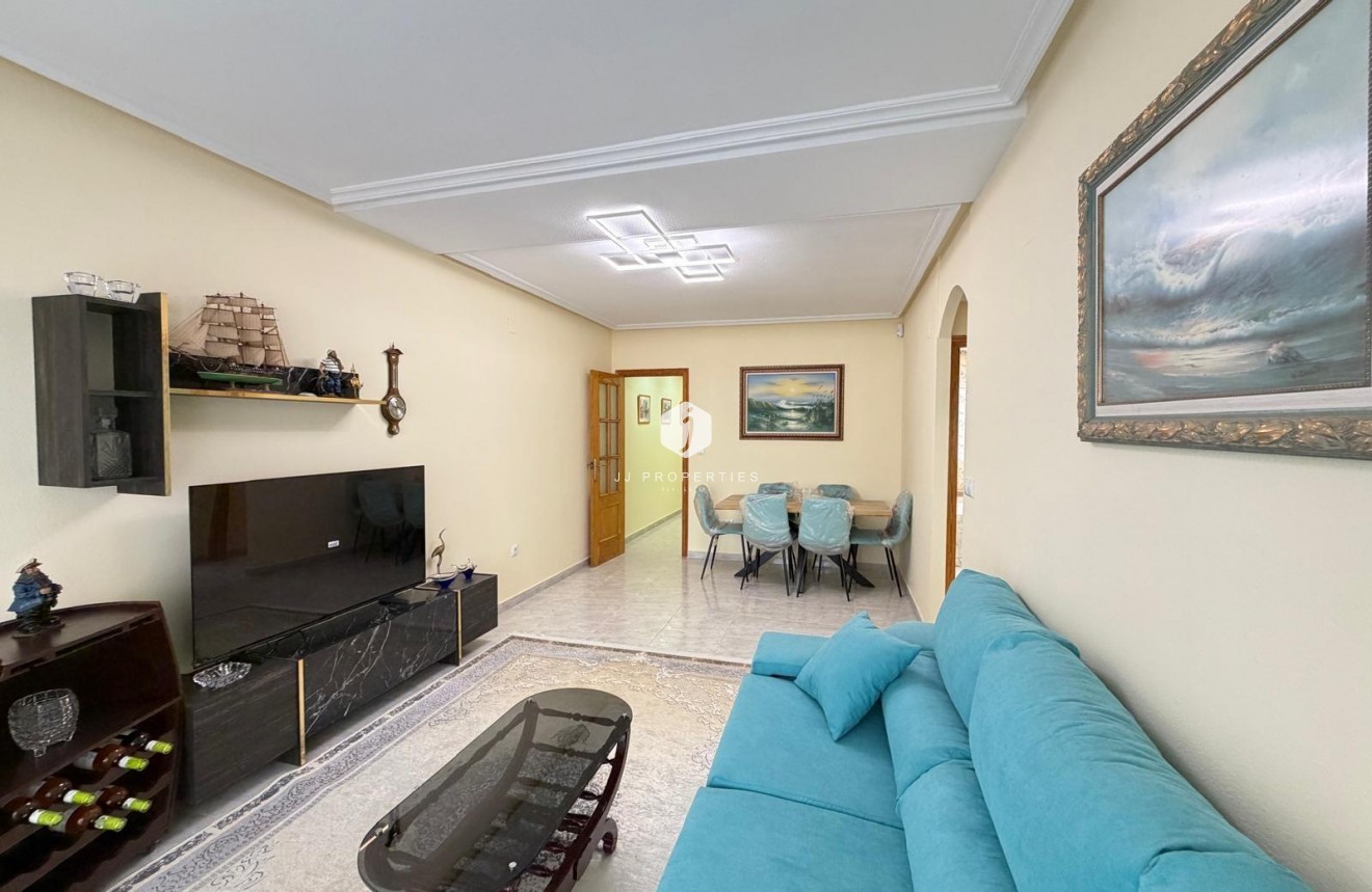 Resale - Apartment / flat -
Torrevieja - Playa del Cura