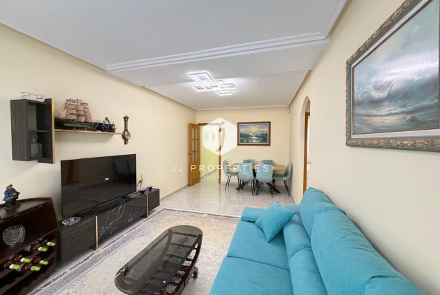 Resale - Apartment / flat -
Torrevieja - Playa del Cura