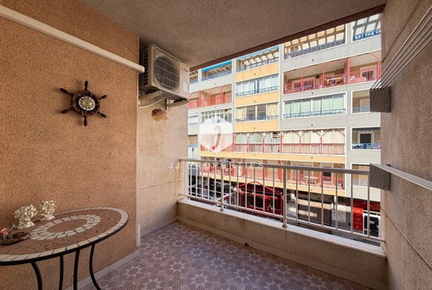 Resale - Apartment / flat -
Torrevieja - Playa del Cura