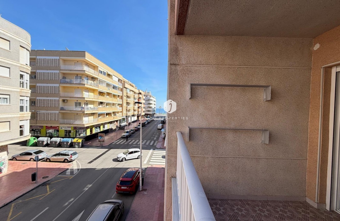 Resale - Apartment / flat -
Torrevieja - Playa del Cura