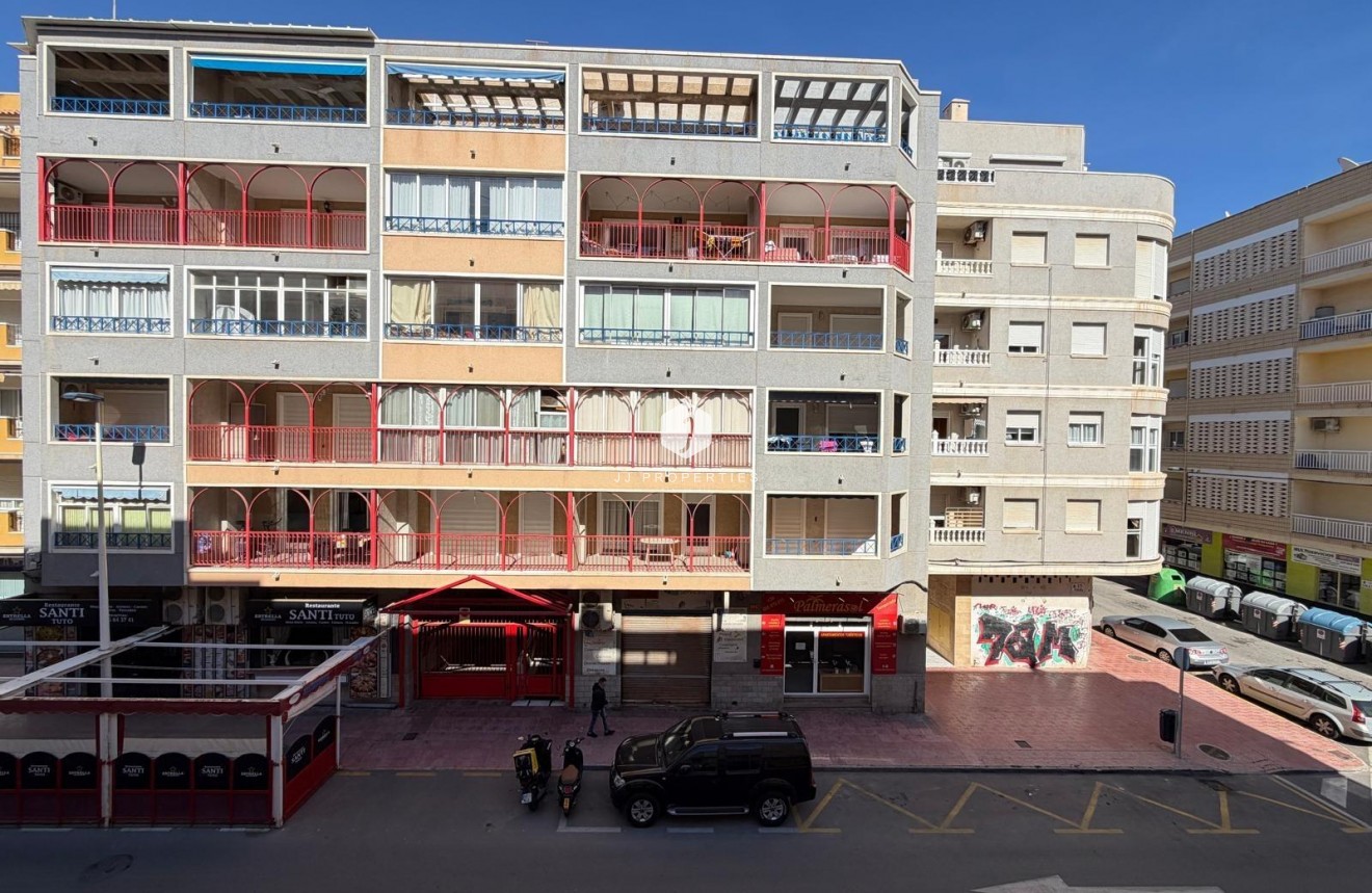 Resale - Apartment / flat -
Torrevieja - Playa del Cura