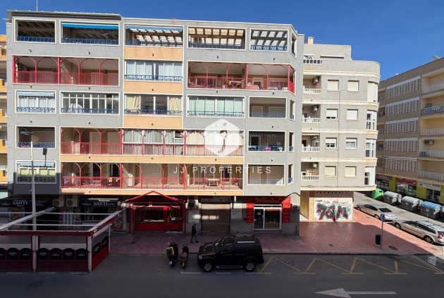 Resale - Apartment / flat -
Torrevieja - Playa del Cura