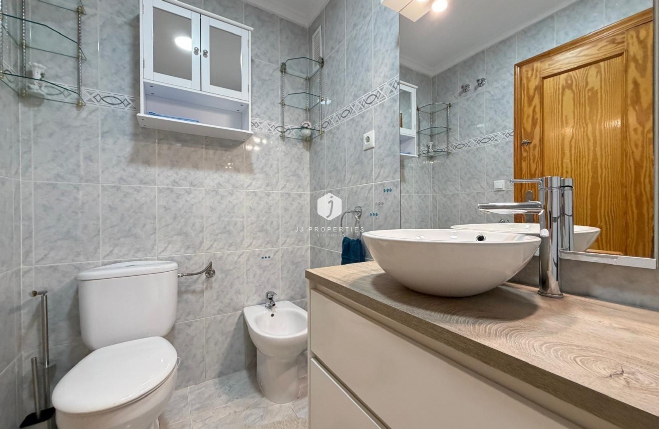 Resale - Apartment / flat -
Torrevieja - Playa del Cura