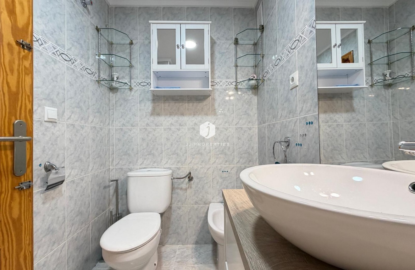 Resale - Apartment / flat -
Torrevieja - Playa del Cura