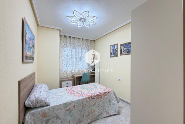 Resale - Apartment / flat -
Torrevieja - Playa del Cura
