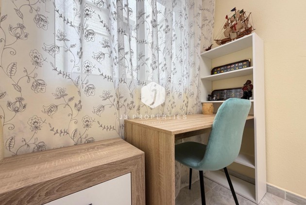 Resale - Apartment / flat -
Torrevieja - Playa del Cura