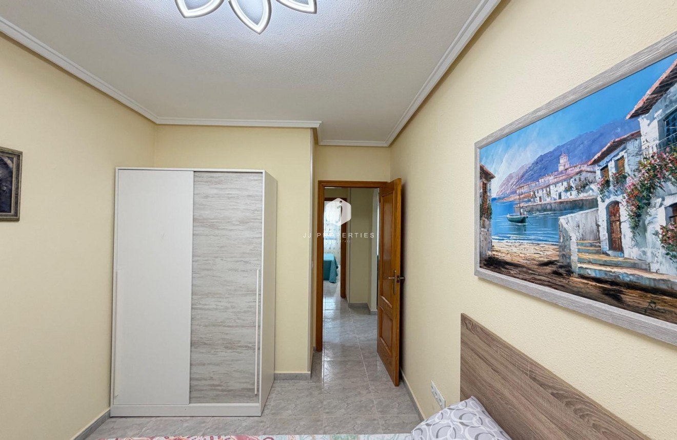 Resale - Apartment / flat -
Torrevieja - Playa del Cura