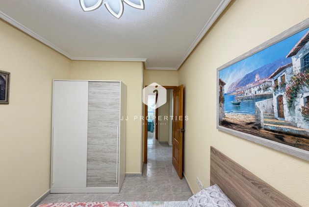 Resale - Apartment / flat -
Torrevieja - Playa del Cura
