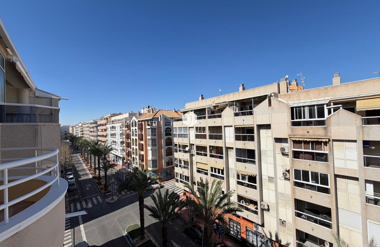 Resale - Penthouse -
Torrevieja - Playa del Cura