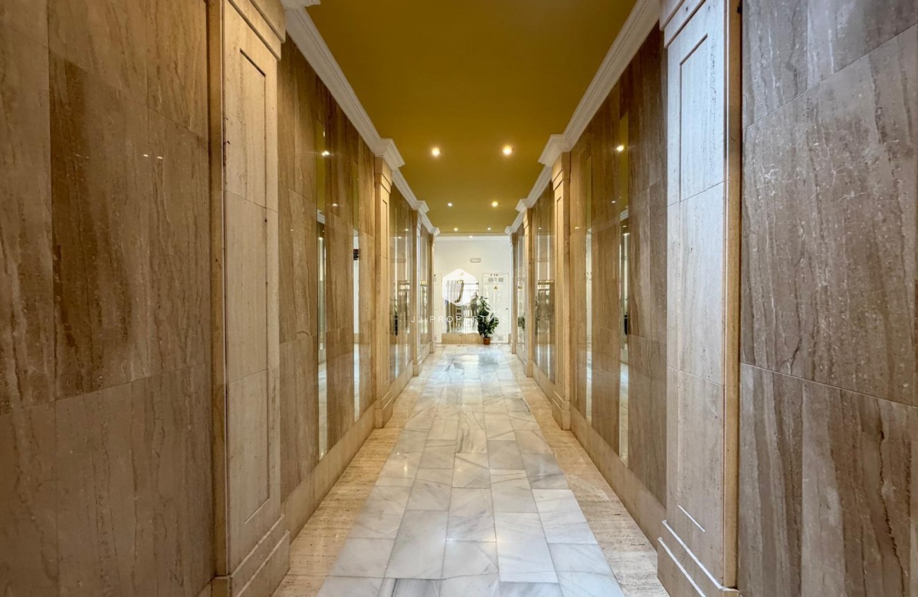 Resale - Penthouse -
Torrevieja - Playa del Cura