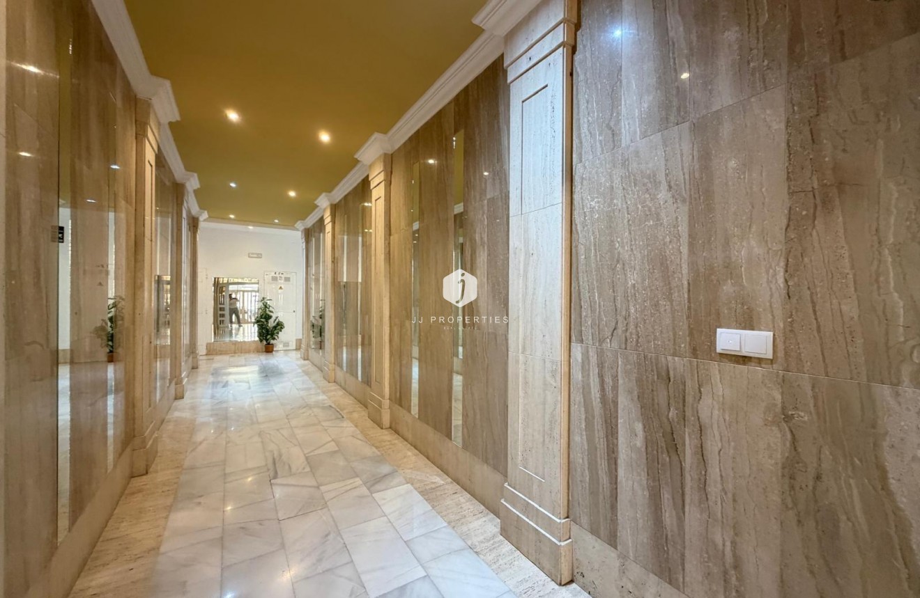 Resale - Penthouse -
Torrevieja - Playa del Cura