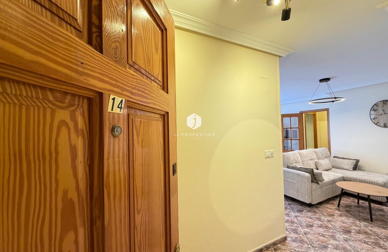 Resale - Apartment / flat -
Torrevieja - Playa de los Locos