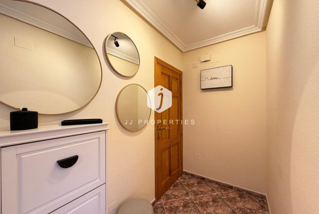 Resale - Apartment / flat -
Torrevieja - Playa de los Locos
