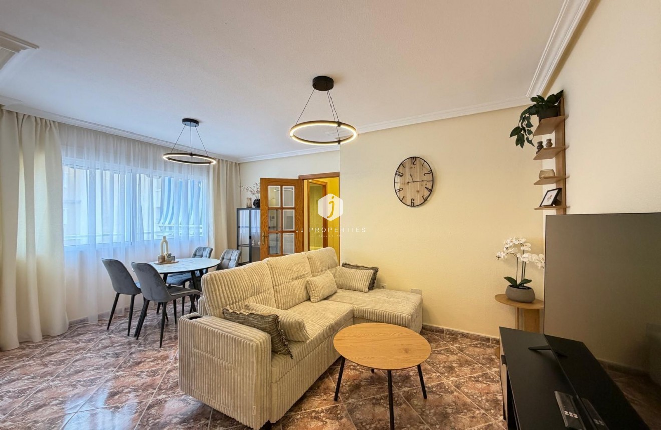 Resale - Apartment / flat -
Torrevieja - Playa de los Locos