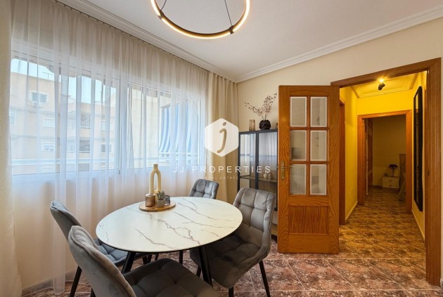 Resale - Apartment / flat -
Torrevieja - Playa de los Locos