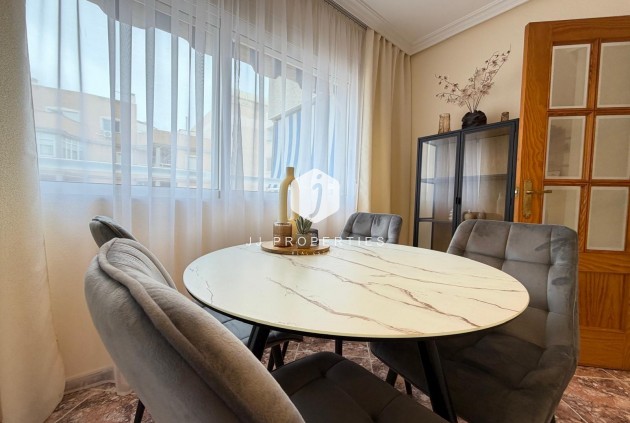 Resale - Apartment / flat -
Torrevieja - Playa de los Locos