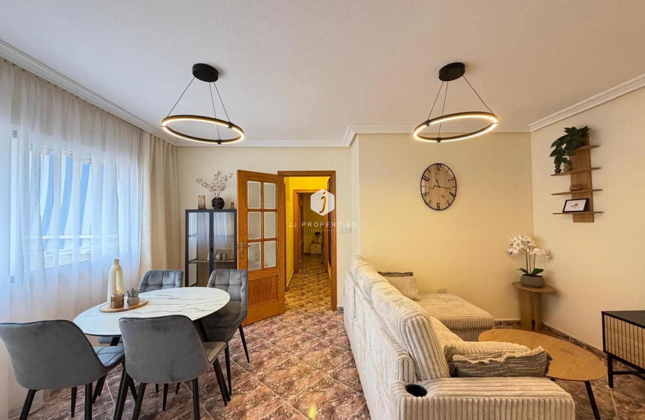 Resale - Apartment / flat -
Torrevieja - Playa de los Locos