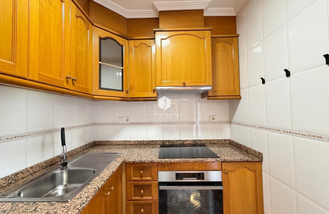 Resale - Apartment / flat -
Torrevieja - Playa de los Locos
