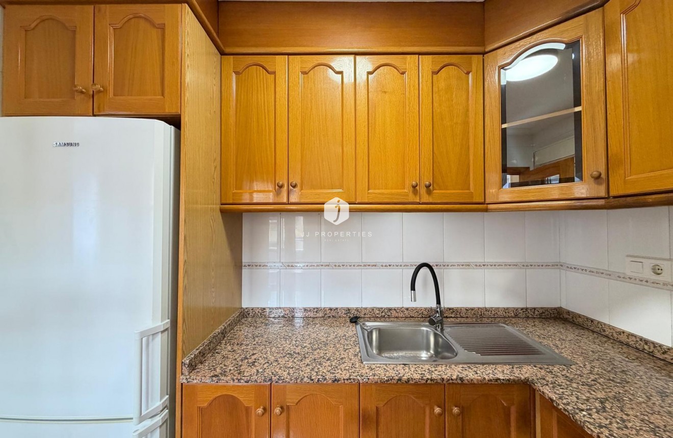 Resale - Apartment / flat -
Torrevieja - Playa de los Locos