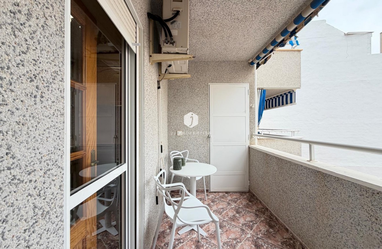 Resale - Apartment / flat -
Torrevieja - Playa de los Locos