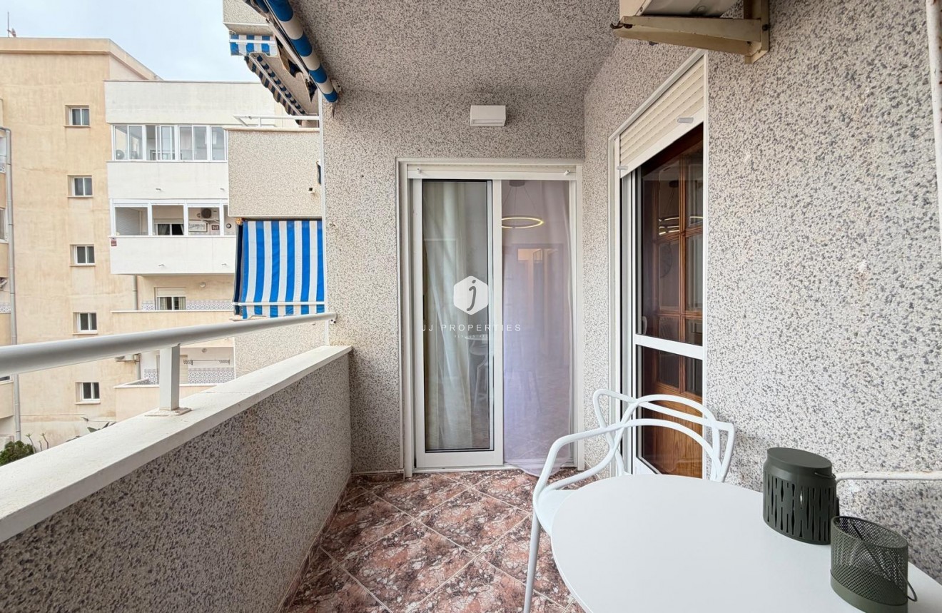 Resale - Apartment / flat -
Torrevieja - Playa de los Locos