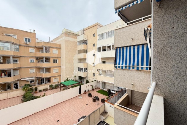 Resale - Apartment / flat -
Torrevieja - Playa de los Locos