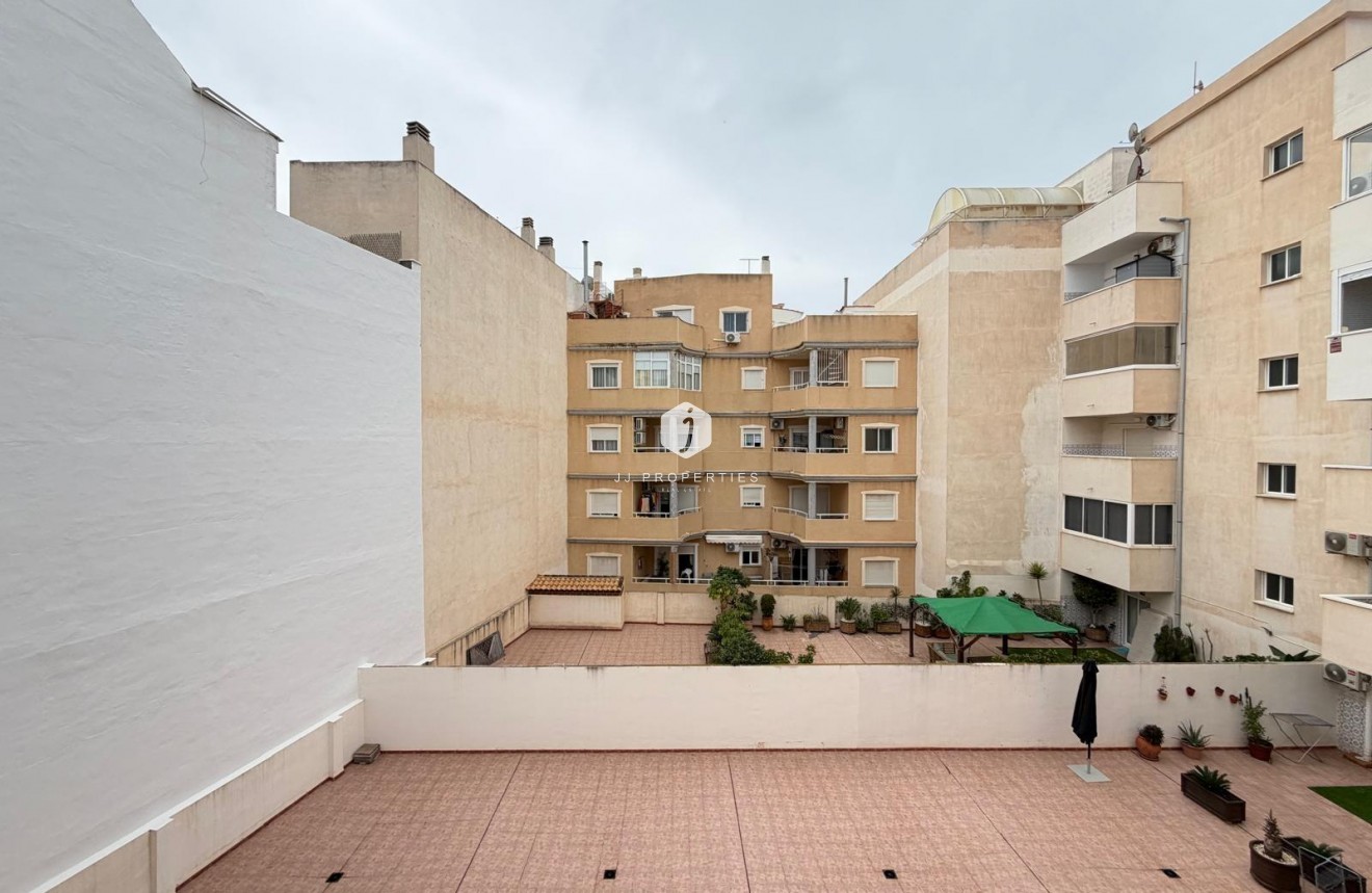 Resale - Apartment / flat -
Torrevieja - Playa de los Locos
