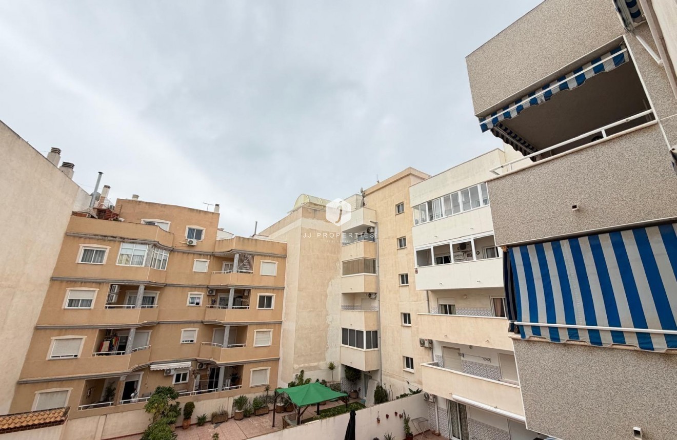 Resale - Apartment / flat -
Torrevieja - Playa de los Locos