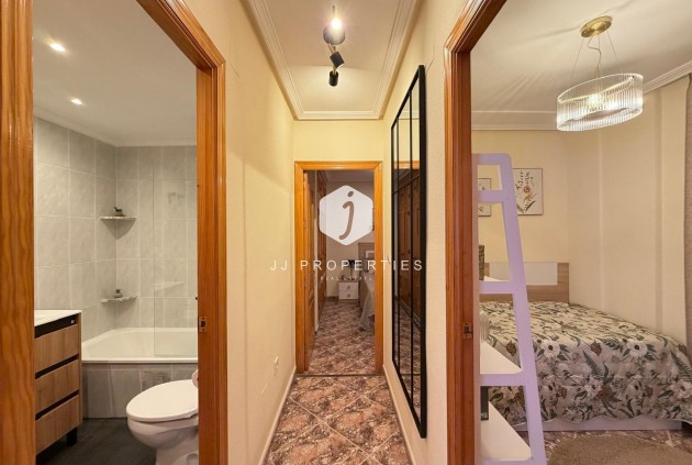 Resale - Apartment / flat -
Torrevieja - Playa de los Locos