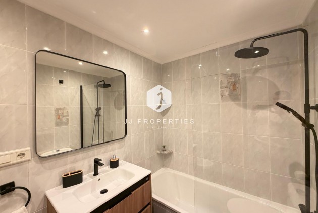Resale - Apartment / flat -
Torrevieja - Playa de los Locos