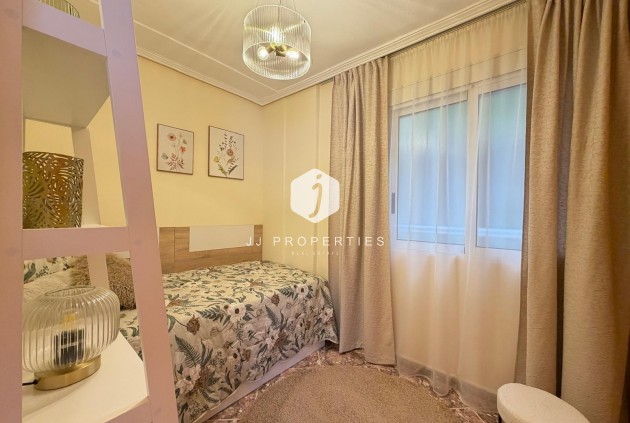 Resale - Apartment / flat -
Torrevieja - Playa de los Locos