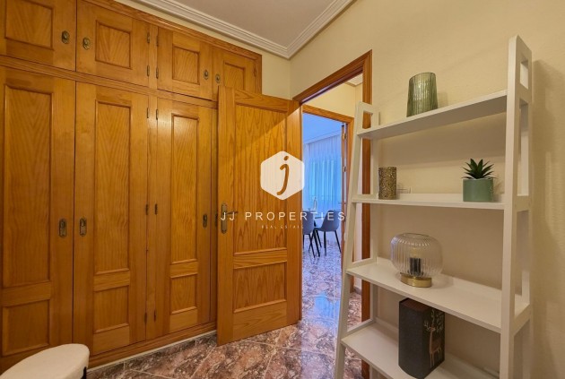 Resale - Apartment / flat -
Torrevieja - Playa de los Locos