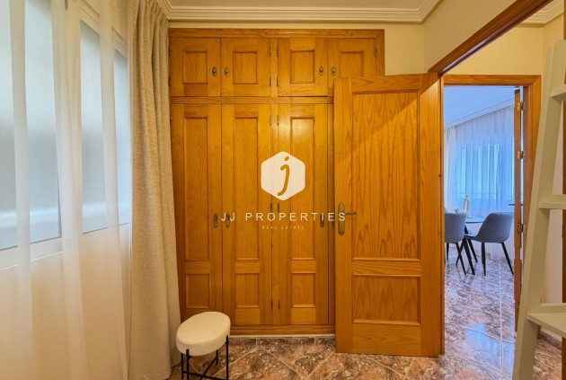 Resale - Apartment / flat -
Torrevieja - Playa de los Locos