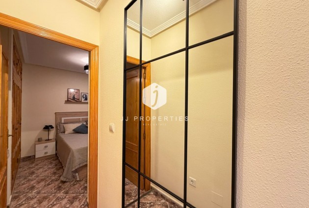 Resale - Apartment / flat -
Torrevieja - Playa de los Locos