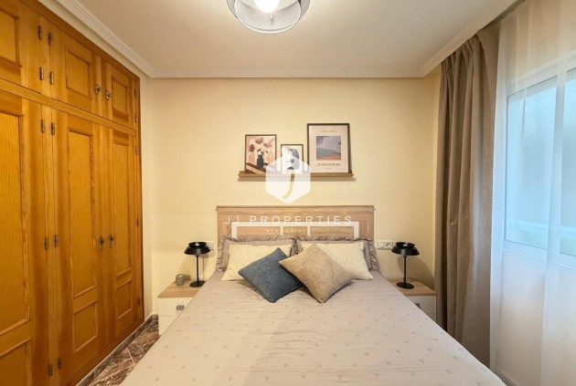 Resale - Apartment / flat -
Torrevieja - Playa de los Locos