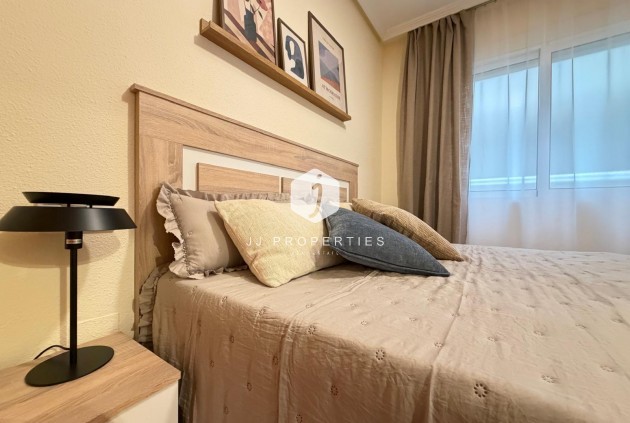 Resale - Apartment / flat -
Torrevieja - Playa de los Locos