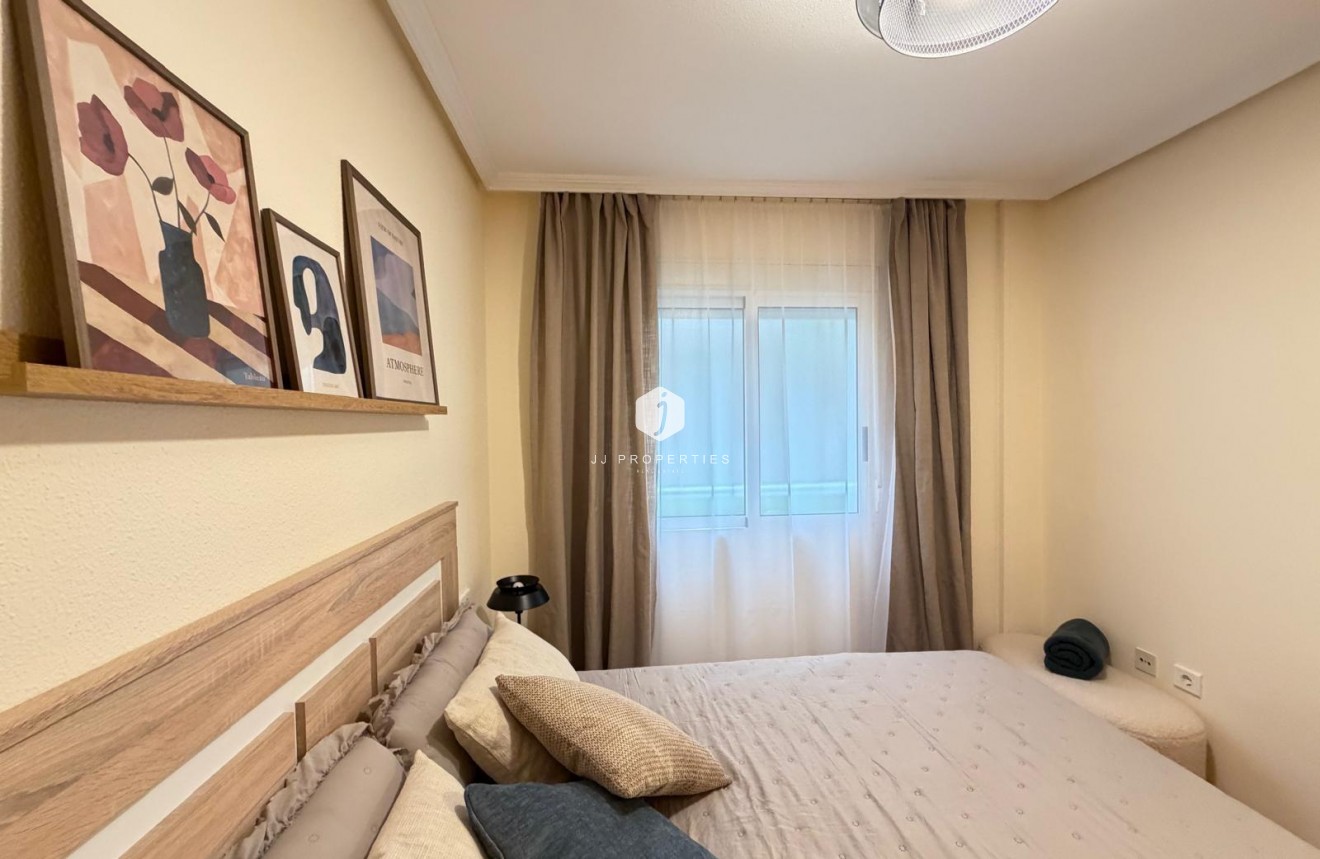 Resale - Apartment / flat -
Torrevieja - Playa de los Locos