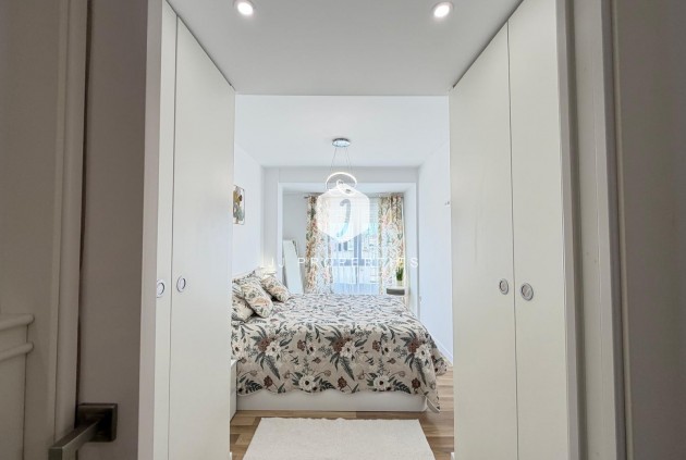 Resale - Apartment / flat -
Torrevieja - Centro