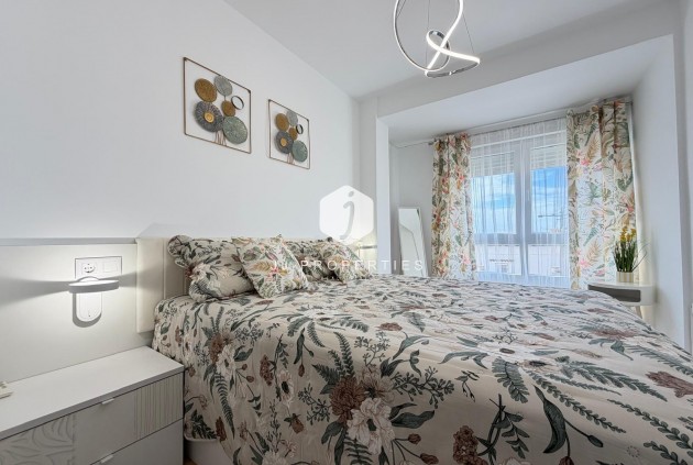 Resale - Apartment / flat -
Torrevieja - Centro