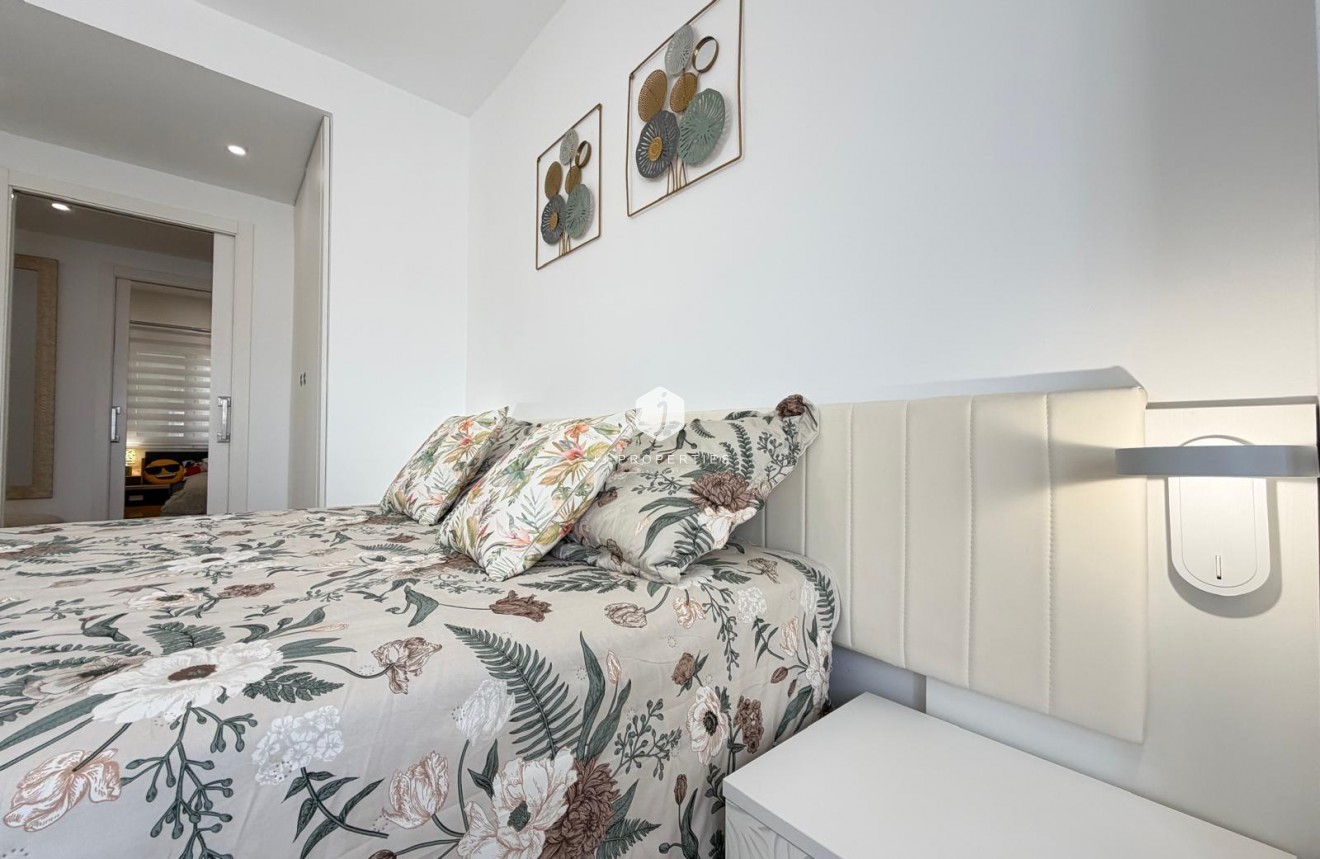 Resale - Apartment / flat -
Torrevieja - Centro